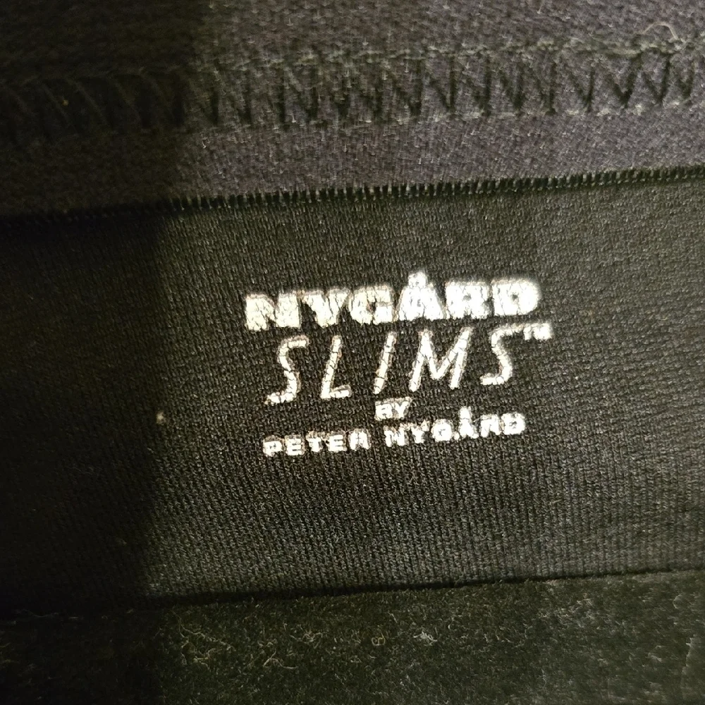 Peter Nygard Slims Elegant Black Women's Bermudas